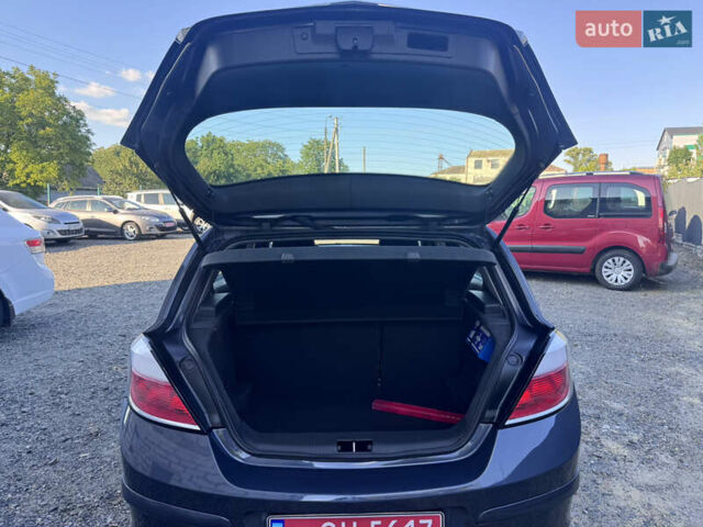 Серый Опель Астра, объемом двигателя 1.6 л и пробегом 220 тыс. км за 5350 $, фото 43 на Automoto.ua