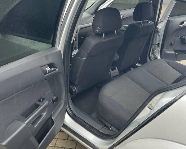 Серый Опель Астра, объемом двигателя 1.6 л и пробегом 140 тыс. км за 3899 $, фото 9 на Automoto.ua