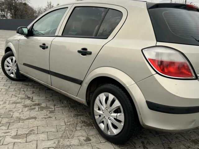 Сірий Опель Астра, об'ємом двигуна 1.4 л та пробігом 371 тис. км за 3088 $, фото 2 на Automoto.ua