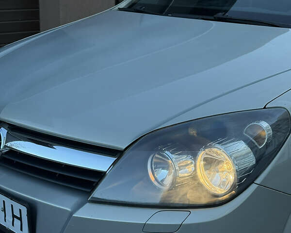 Серый Опель Астра, объемом двигателя 1.6 л и пробегом 287 тыс. км за 4700 $, фото 4 на Automoto.ua