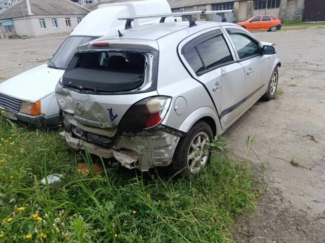 Серый Опель Астра, объемом двигателя 1.4 л и пробегом 123 тыс. км за 1300 $, фото 4 на Automoto.ua