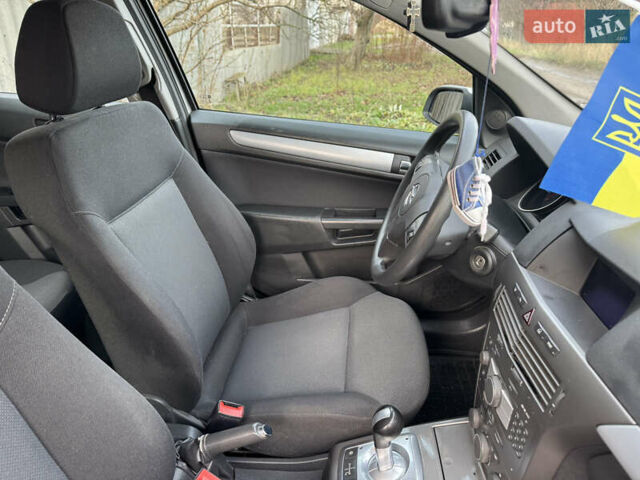 Серый Опель Астра, объемом двигателя 1.6 л и пробегом 180 тыс. км за 5300 $, фото 6 на Automoto.ua