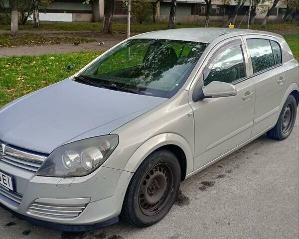 Сірий Опель Астра, об'ємом двигуна 1.4 л та пробігом 410 тис. км за 4000 $, фото 7 на Automoto.ua
