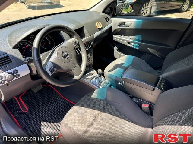 Серый Опель Астра, объемом двигателя 1.6 л и пробегом 210 тыс. км за 5500 $, фото 5 на Automoto.ua