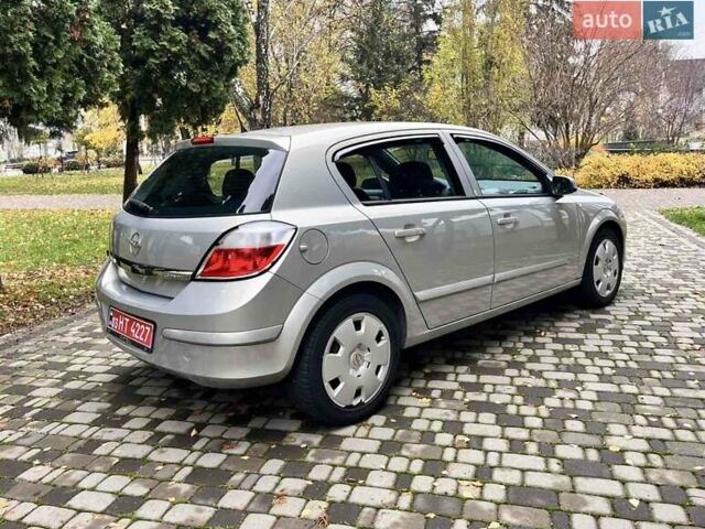 Серый Опель Астра, объемом двигателя 1.6 л и пробегом 160 тыс. км за 4999 $, фото 13 на Automoto.ua