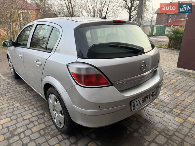 Серый Опель Астра, объемом двигателя 1.6 л и пробегом 180 тыс. км за 5300 $, фото 2 на Automoto.ua