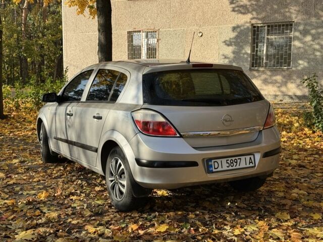 Опель Астра 2006 в Нетешине на Automoto.ua Серый Опель Астра, объемом двигателя 1.6 л и пробегом 140 тыс. км за 3799 $, фото 3 на Automoto.ua