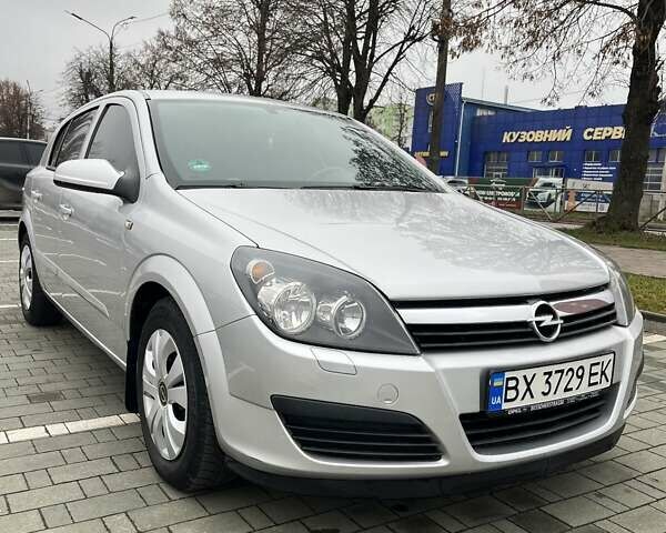 Сірий Опель Астра, об'ємом двигуна 1.36 л та пробігом 221 тис. км за 4600 $, фото 1 на Automoto.ua