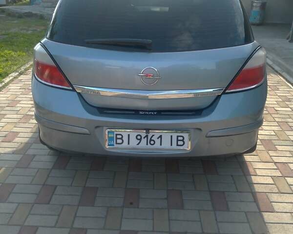 Серый Опель Астра, объемом двигателя 1.6 л и пробегом 246 тыс. км за 5400 $, фото 4 на Automoto.ua