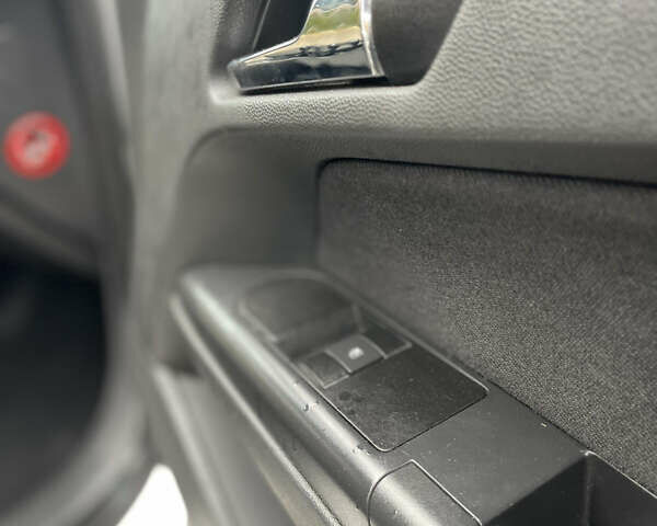 Серый Опель Астра, объемом двигателя 1.6 л и пробегом 140 тыс. км за 3899 $, фото 18 на Automoto.ua