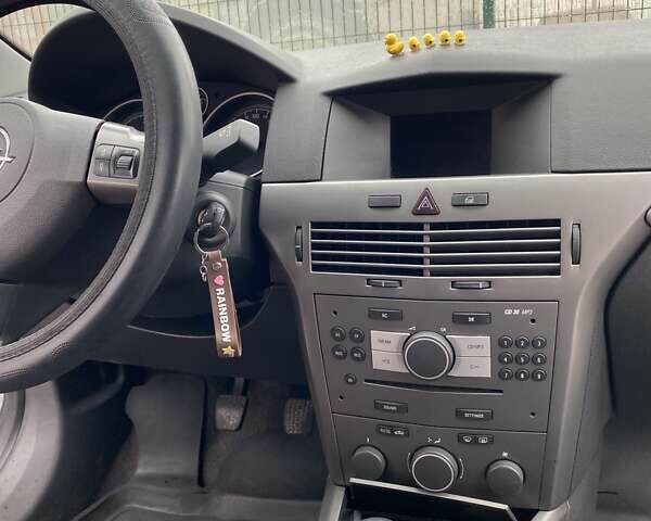 Сірий Опель Астра, об'ємом двигуна 1.7 л та пробігом 222 тис. км за 3600 $, фото 29 на Automoto.ua