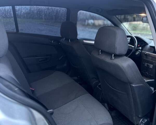 Сірий Опель Астра, об'ємом двигуна 1.4 л та пробігом 250 тис. км за 4300 $, фото 5 на Automoto.ua
