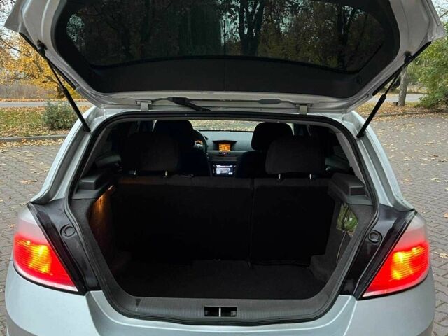 Серый Опель Астра, объемом двигателя 1.6 л и пробегом 248 тыс. км за 4600 $, фото 11 на Automoto.ua