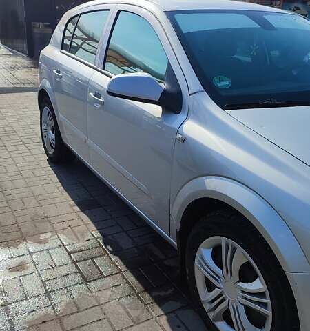 Серый Опель Астра, объемом двигателя 1.91 л и пробегом 254 тыс. км за 4900 $, фото 5 на Automoto.ua