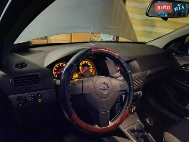 Сірий Опель Астра, об'ємом двигуна 1.4 л та пробігом 129 тис. км за 4000 $, фото 4 на Automoto.ua
