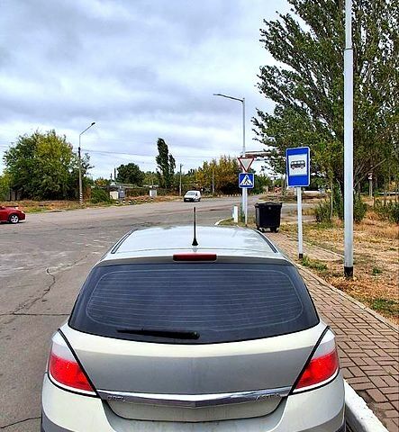 Серый Опель Астра, объемом двигателя 1.4 л и пробегом 220 тыс. км за 4000 $, фото 1 на Automoto.ua