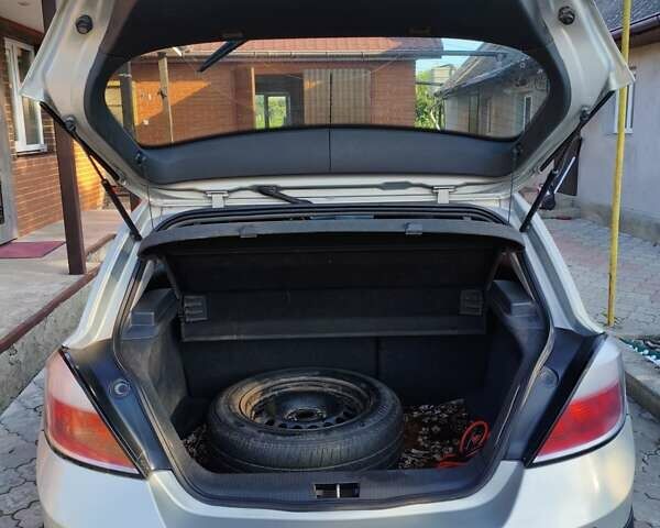 Серый Опель Астра, объемом двигателя 1.4 л и пробегом 216 тыс. км за 4500 $, фото 22 на Automoto.ua