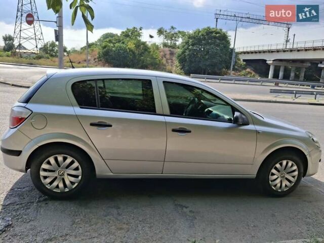 Серый Опель Астра, объемом двигателя 1.4 л и пробегом 518 тыс. км за 4700 $, фото 5 на Automoto.ua