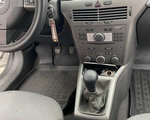Сірий Опель Астра, об'ємом двигуна 1.7 л та пробігом 222 тис. км за 3600 $, фото 30 на Automoto.ua