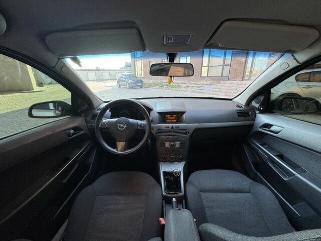 Опель Астра 2006 в Нетешине на Automoto.ua Серый Опель Астра, объемом двигателя 1.6 л и пробегом 140 тыс. км за 3799 $, фото 5 на Automoto.ua