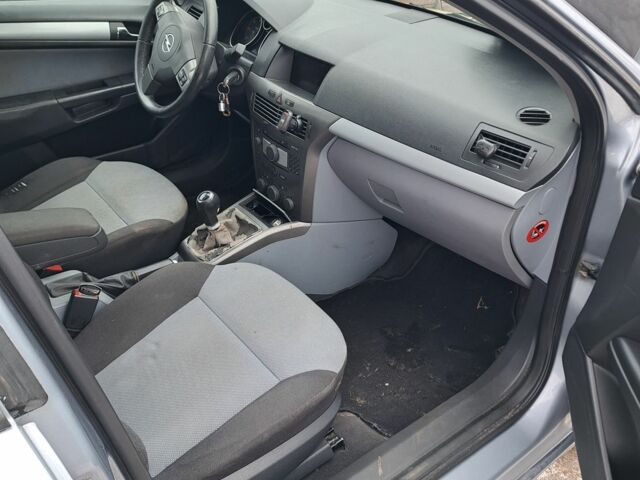 Серый Опель Астра, объемом двигателя 0 л и пробегом 350 тыс. км за 1700 $, фото 18 на Automoto.ua