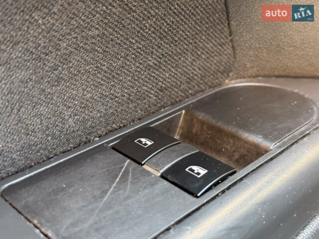 Серый Опель Астра, объемом двигателя 1.6 л и пробегом 140 тыс. км за 3799 $, фото 12 на Automoto.ua