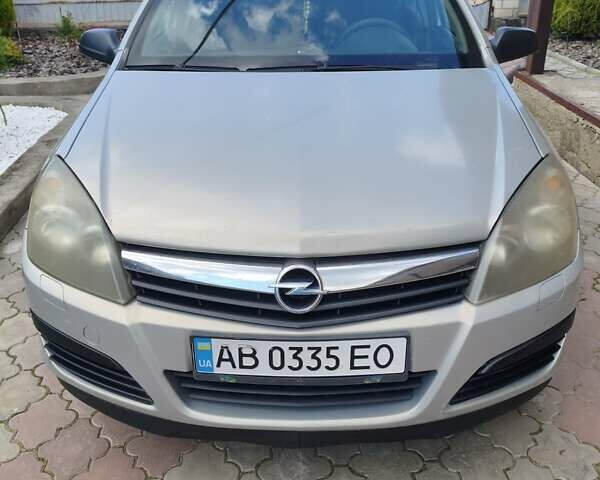Серый Опель Астра, объемом двигателя 1.4 л и пробегом 216 тыс. км за 4500 $, фото 4 на Automoto.ua