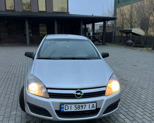 Серый Опель Астра, объемом двигателя 1.6 л и пробегом 140 тыс. км за 3450 $, фото 11 на Automoto.ua