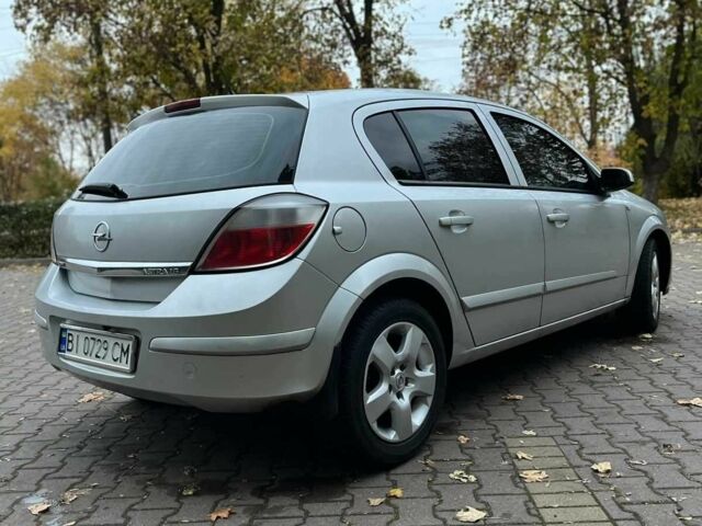 Серый Опель Астра, объемом двигателя 1.6 л и пробегом 248 тыс. км за 4600 $, фото 4 на Automoto.ua