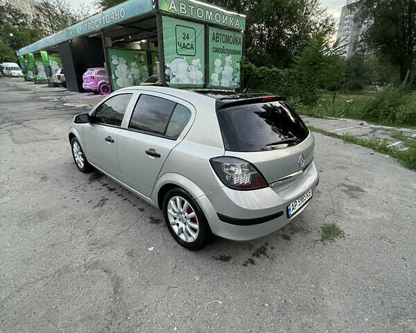 Серый Опель Астра, объемом двигателя 1.4 л и пробегом 332 тыс. км за 3850 $, фото 5 на Automoto.ua