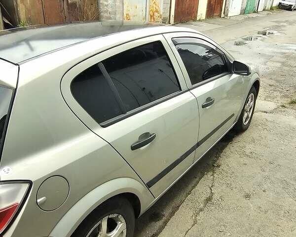 Сірий Опель Астра, об'ємом двигуна 1.4 л та пробігом 181 тис. км за 3600 $, фото 3 на Automoto.ua