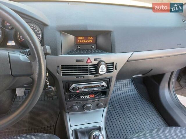 Серый Опель Астра, объемом двигателя 1.4 л и пробегом 90 тыс. км за 5200 $, фото 7 на Automoto.ua