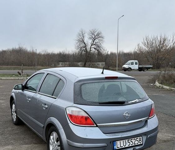 Сірий Опель Астра, об'ємом двигуна 1.7 л та пробігом 300 тис. км за 2850 $, фото 5 на Automoto.ua
