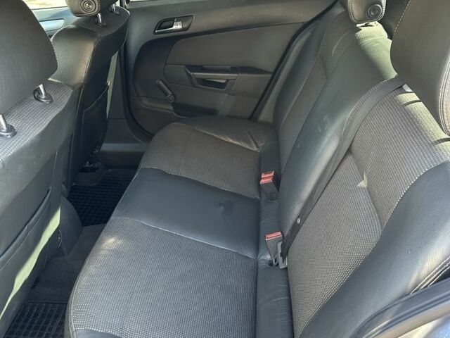 Серый Опель Астра, объемом двигателя 1.7 л и пробегом 270 тыс. км за 3750 $, фото 9 на Automoto.ua