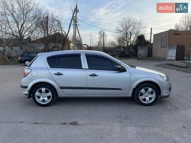 Серый Опель Астра, объемом двигателя 1.4 л и пробегом 220 тыс. км за 3450 $, фото 7 на Automoto.ua