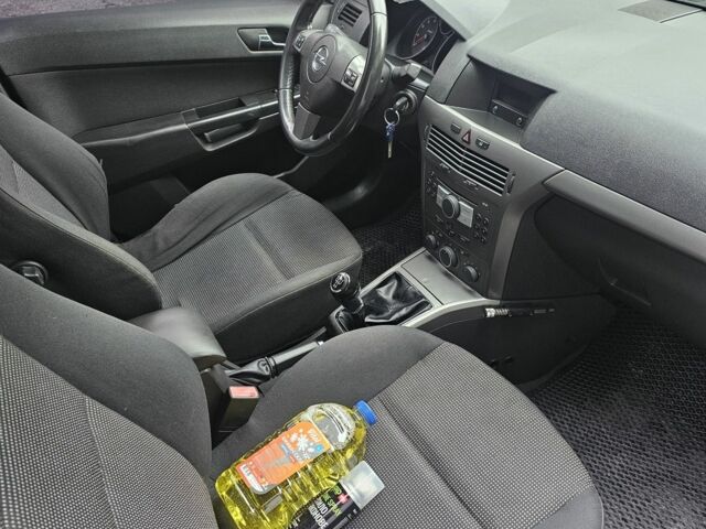 Сірий Опель Астра, об'ємом двигуна 1.4 л та пробігом 181 тис. км за 3600 $, фото 5 на Automoto.ua