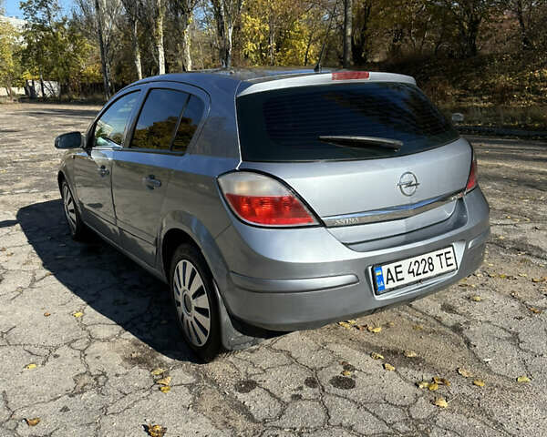 Опель Астра 2006 в Запорожье на Automoto.ua Серый Опель Астра, объемом двигателя 1.69 л и пробегом 271 тыс. км за 3750 $, фото 5 на Automoto.ua