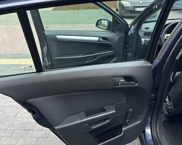 Серый Опель Астра, объемом двигателя 1.2 л и пробегом 274 тыс. км за 3399 $, фото 25 на Automoto.ua