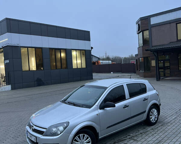 Серый Опель Астра, объемом двигателя 1.6 л и пробегом 140 тыс. км за 3450 $, фото 1 на Automoto.ua