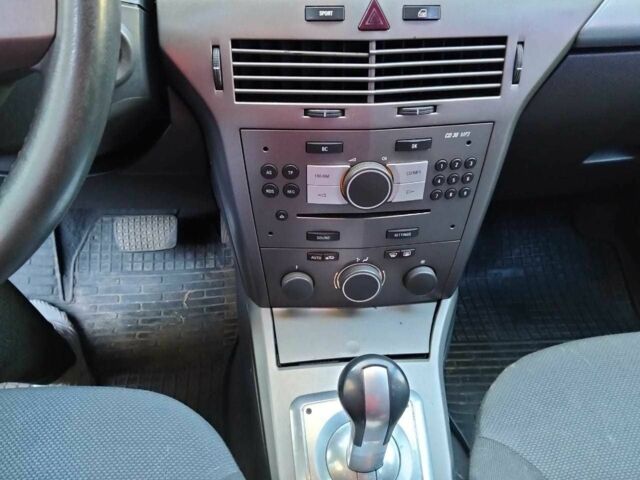 Серый Опель Астра, объемом двигателя 1.6 л и пробегом 290 тыс. км за 3500 $, фото 1 на Automoto.ua