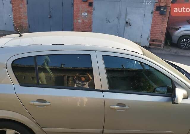 Опель Астра 2006 в Киеве на Automoto.ua Серый Опель Астра, объемом двигателя 1.6 л и пробегом 280 тыс. км за 4200 $, фото 4 на Automoto.ua