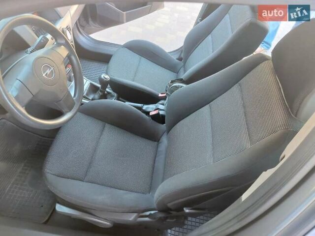 Серый Опель Астра, объемом двигателя 1.4 л и пробегом 102 тыс. км за 4700 $, фото 6 на Automoto.ua