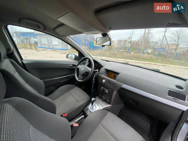 Серый Опель Астра, объемом двигателя 1.6 л и пробегом 145 тыс. км за 5200 $, фото 32 на Automoto.ua