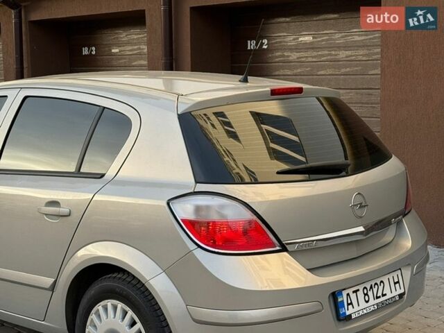 Серый Опель Астра, объемом двигателя 1.6 л и пробегом 289 тыс. км за 4500 $, фото 9 на Automoto.ua