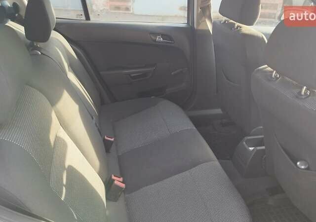 Опель Астра 2006 в Киеве на Automoto.ua Серый Опель Астра, объемом двигателя 1.6 л и пробегом 280 тыс. км за 4200 $, фото 27 на Automoto.ua