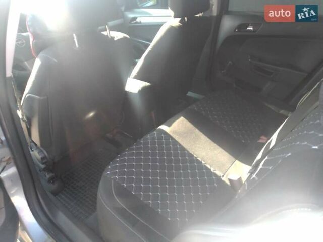 Серый Опель Астра, объемом двигателя 1.6 л и пробегом 246 тыс. км за 5400 $, фото 8 на Automoto.ua