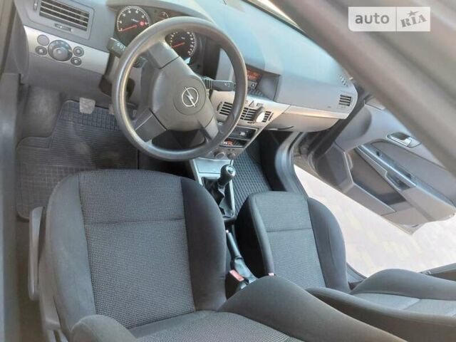 Серый Опель Астра, объемом двигателя 1.4 л и пробегом 90 тыс. км за 5200 $, фото 9 на Automoto.ua