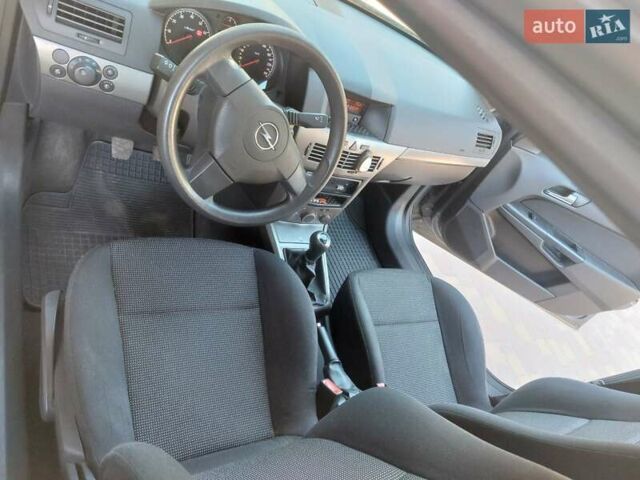 Серый Опель Астра, объемом двигателя 1.4 л и пробегом 102 тыс. км за 4700 $, фото 9 на Automoto.ua