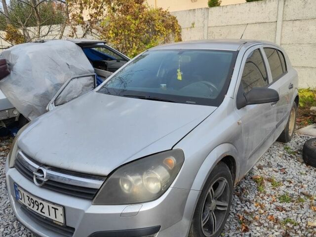 Серый Опель Астра, объемом двигателя 1.4 л и пробегом 250 тыс. км за 2600 $, фото 1 на Automoto.ua