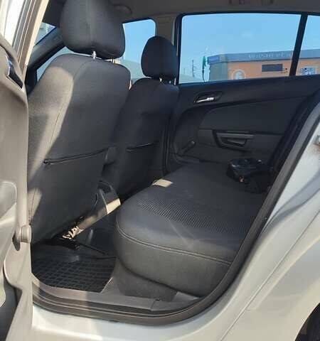 Серый Опель Астра, объемом двигателя 1.91 л и пробегом 254 тыс. км за 4900 $, фото 23 на Automoto.ua